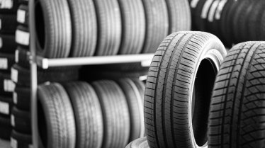 Why Online Tyre Buying is Booming in the UAE: The Future of Tyre Shopping