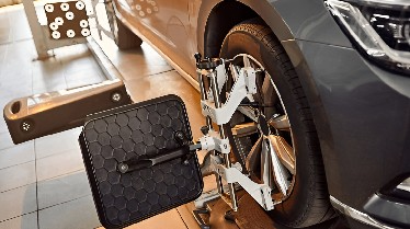 The Cost of Ignoring Wheel Alignment in Abu Dhabi: Save with Tyres World